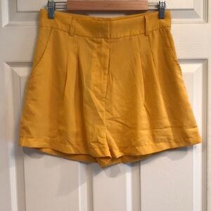 Xzilingo brand size M tailored high waist shorts w/ pockets- NWT